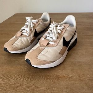 Nike oatmeal very good condition